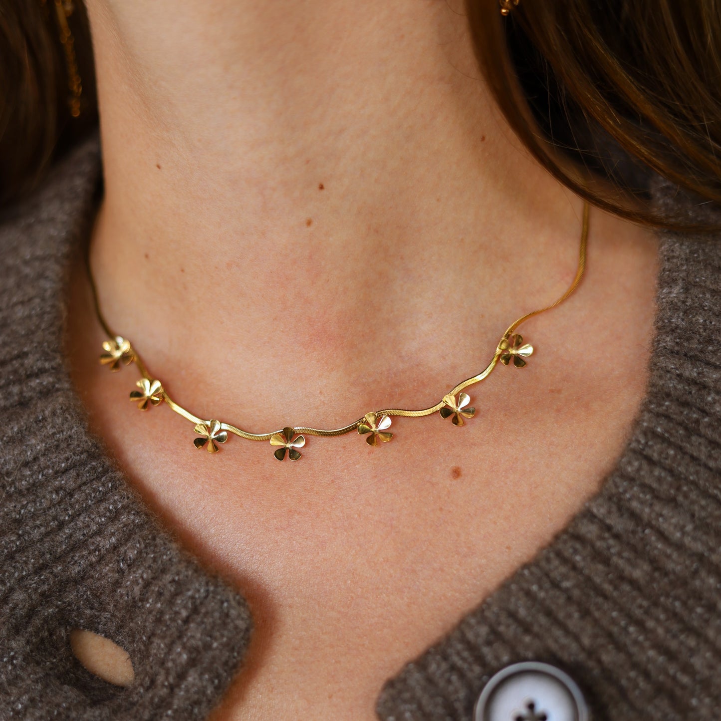 Edelstahlkette - goldene Blumen