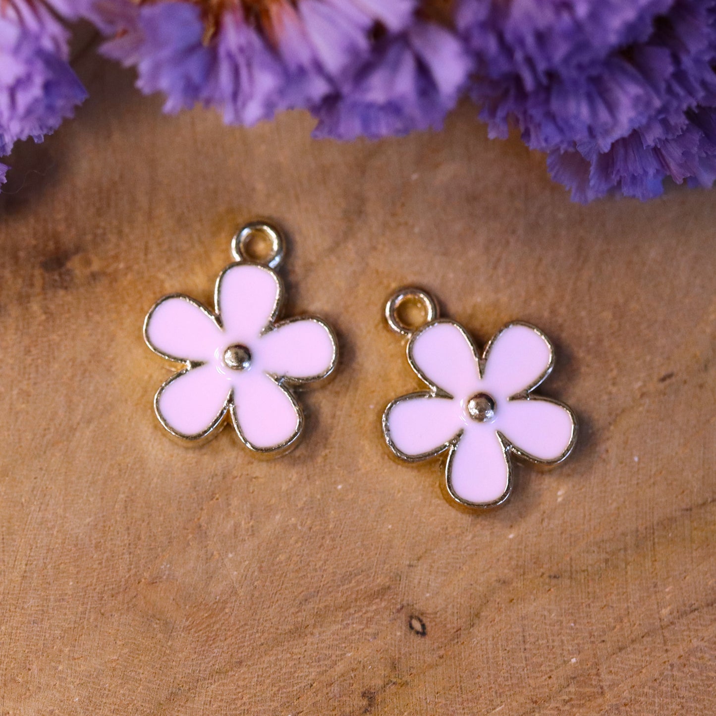 Enamel bedel - bloem roze