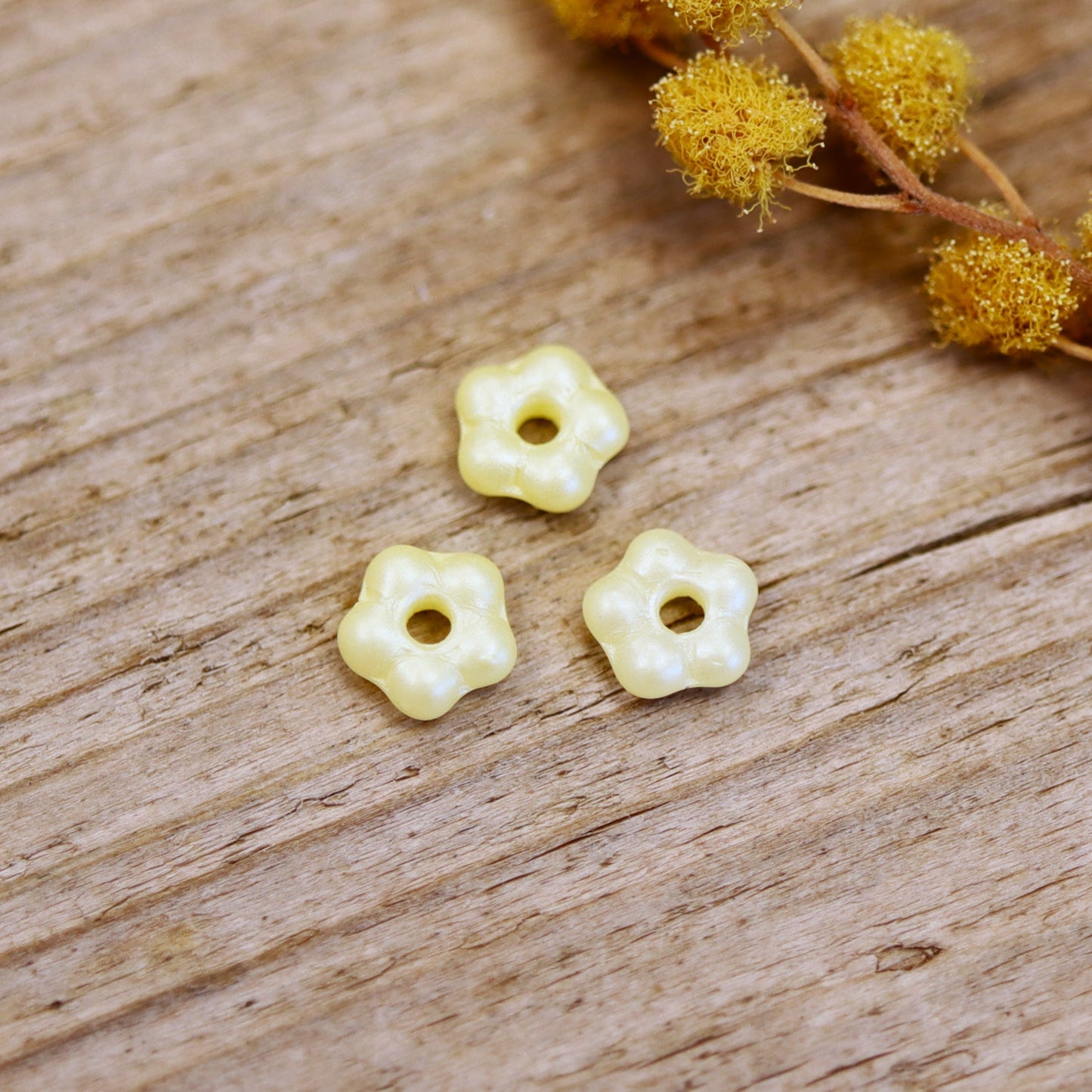 Perle gelb - Tschechische Blume hellgelb