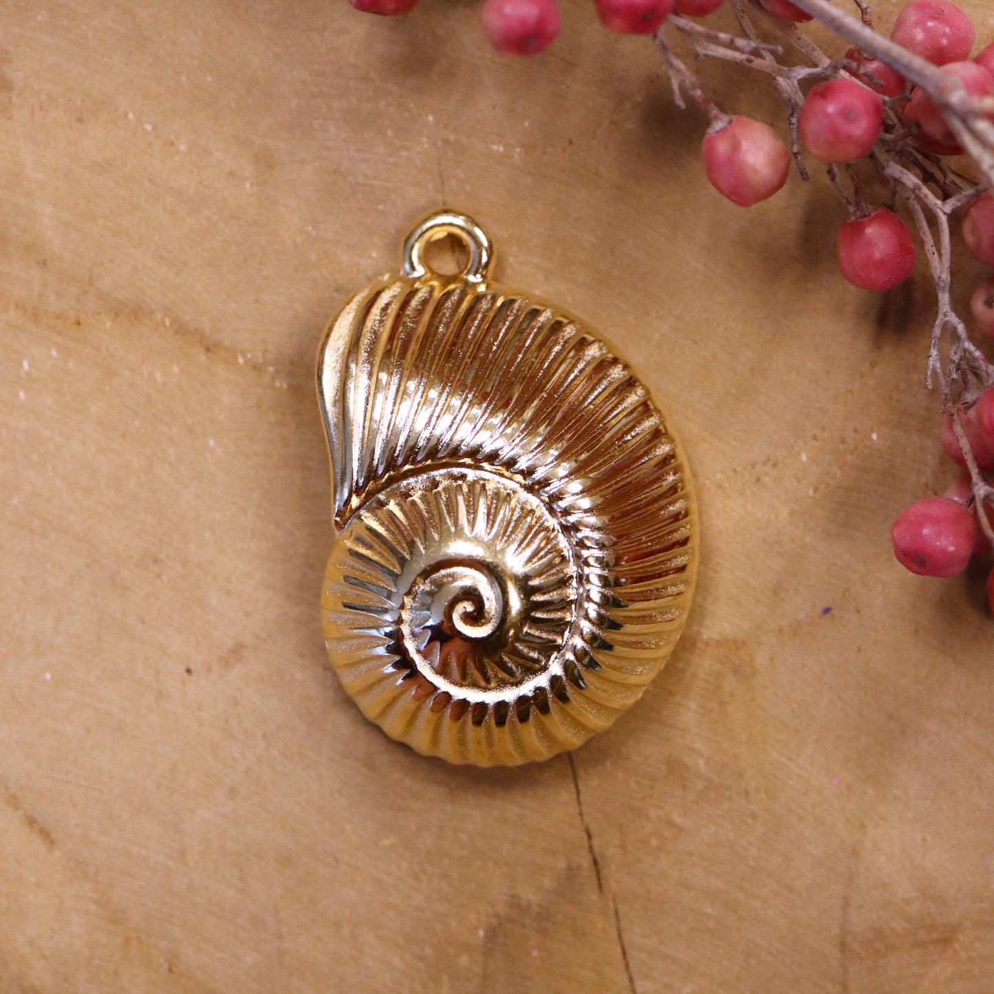 DQ GOLD Muschel Anhänger groß