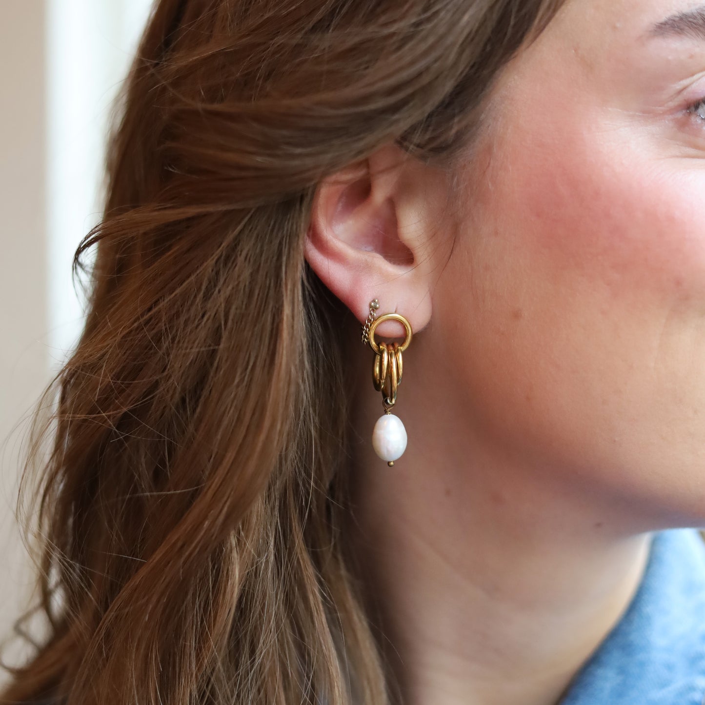 Ohrstecker aus Edelstahl mit goldener Perle