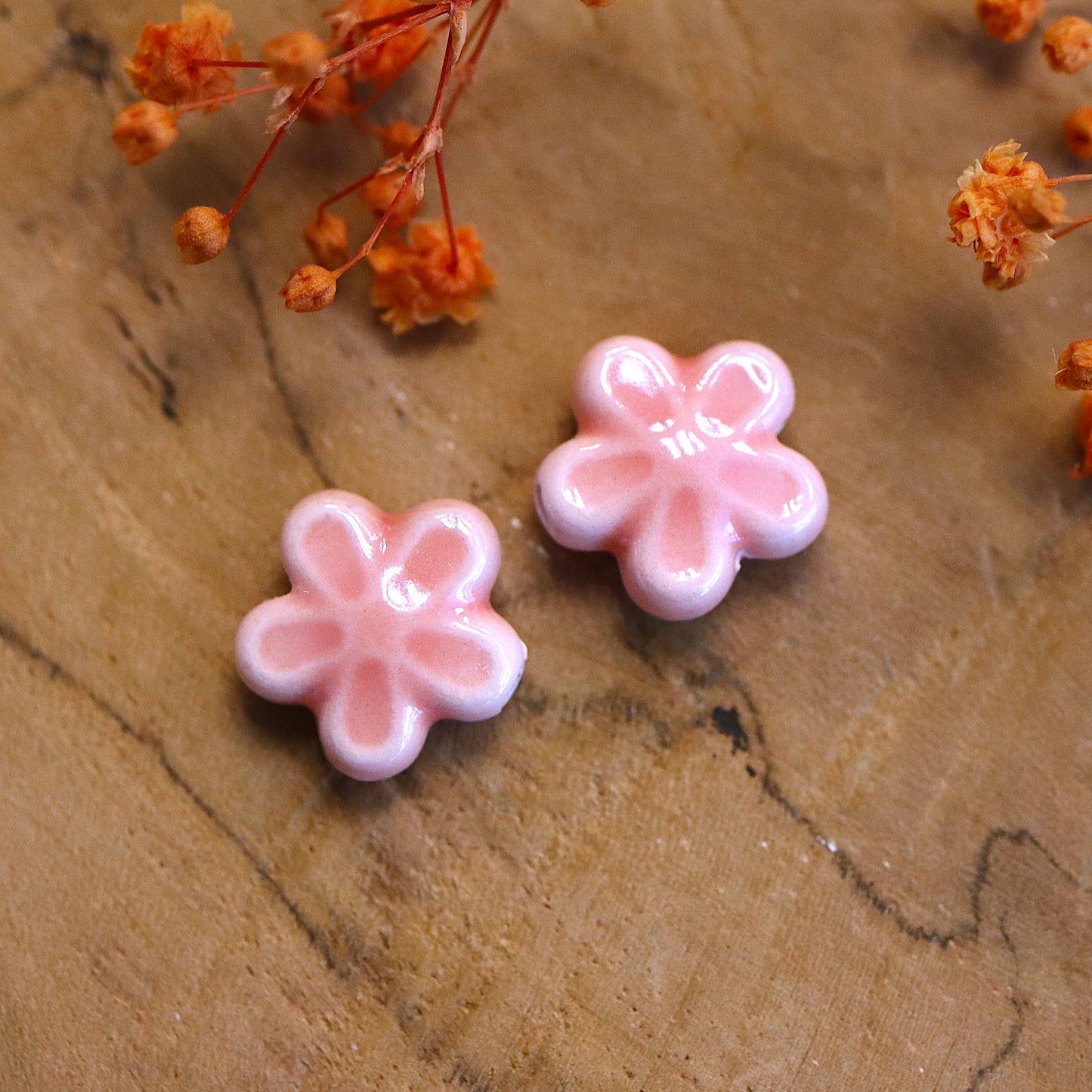 Bead pink - ceramic flower