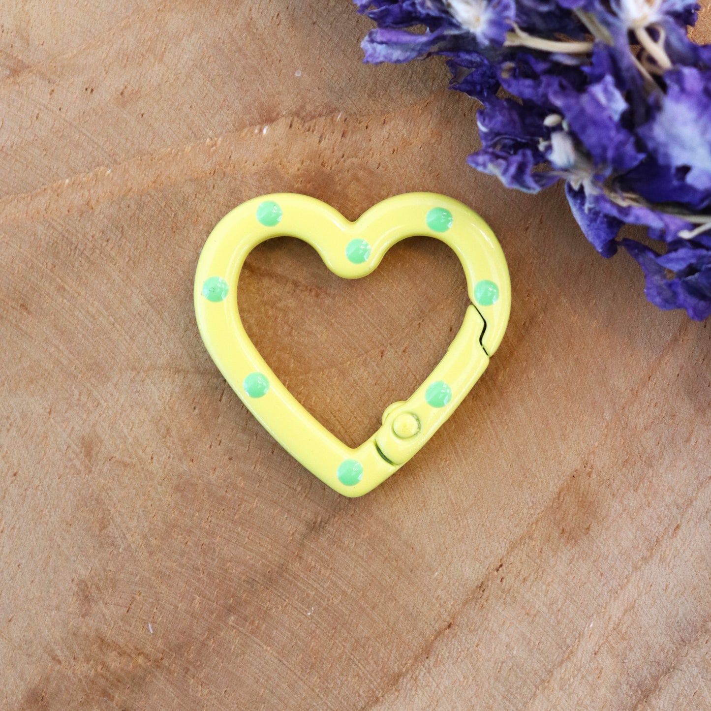 Sleutelhanger hart - geel met groene stippen