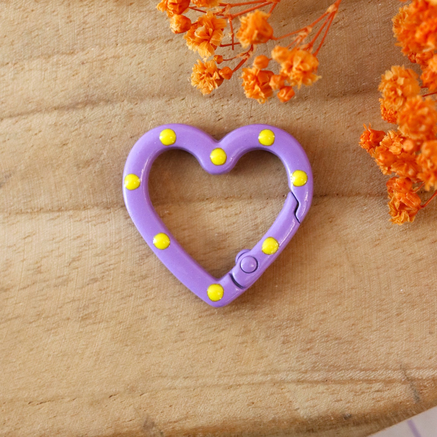 Sleutelhanger hart - paars met gele stippen