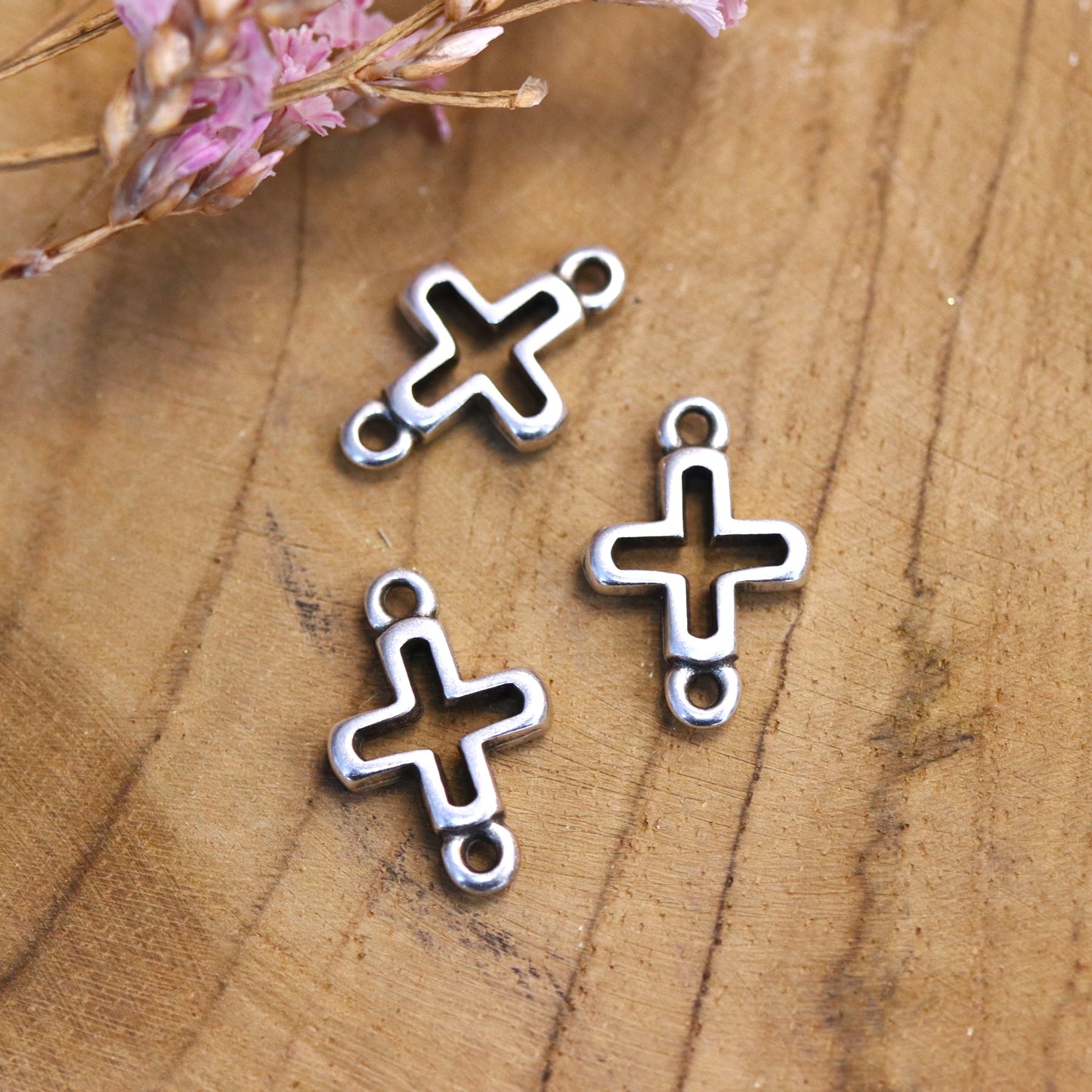 Interposer DQ silver open cross