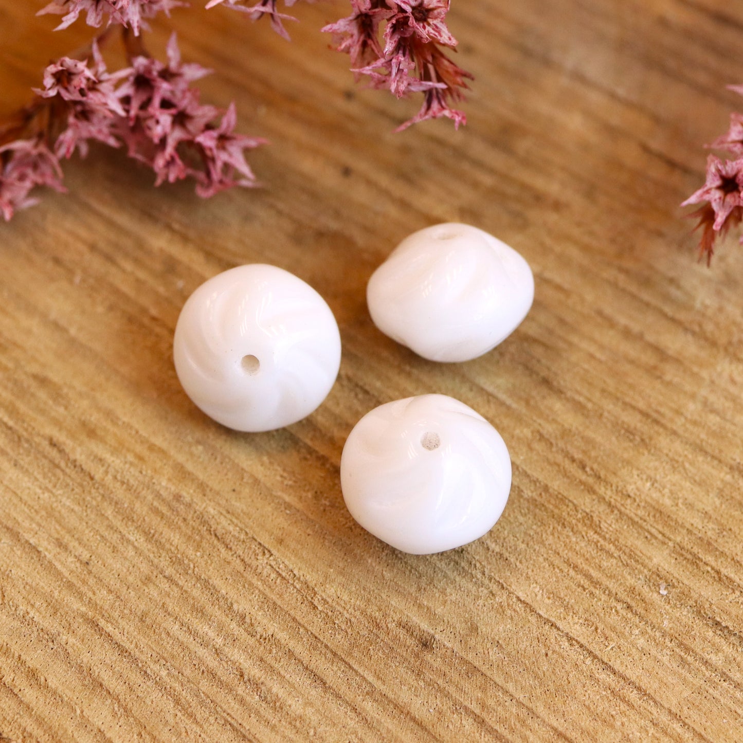 Perle weiß - Glasperlen Wirbel