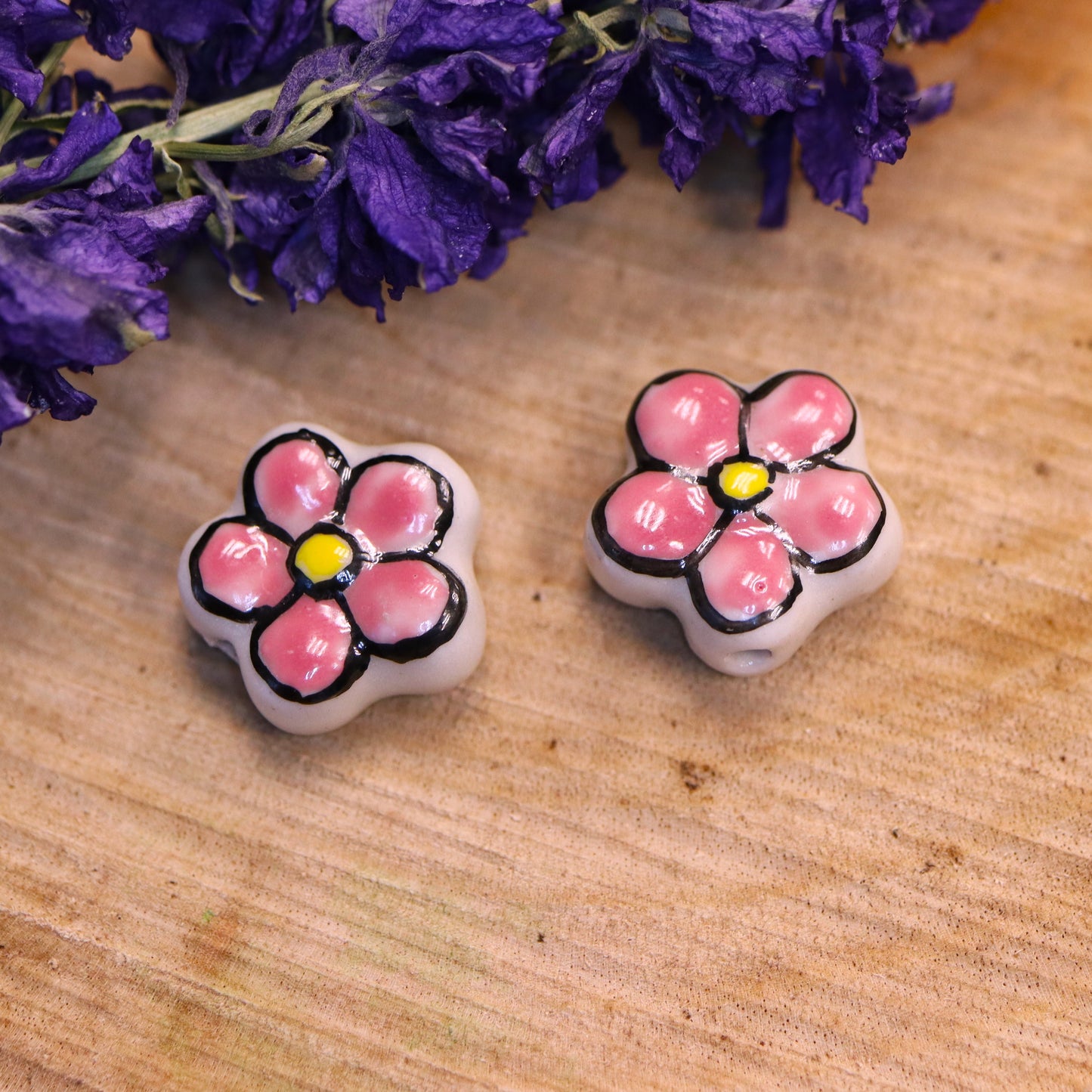 Bead pink - ceramic flower