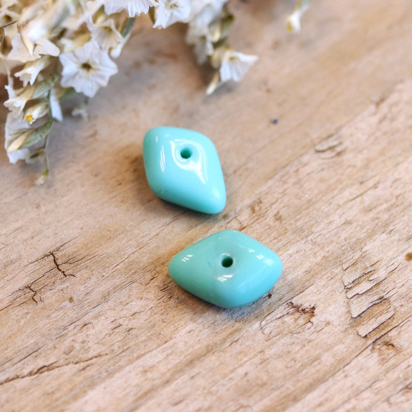 Kraal blauw - glaskraal ruitvormig