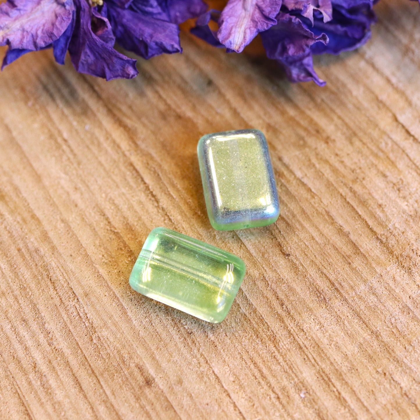 Bead green - rectangle with AB coting