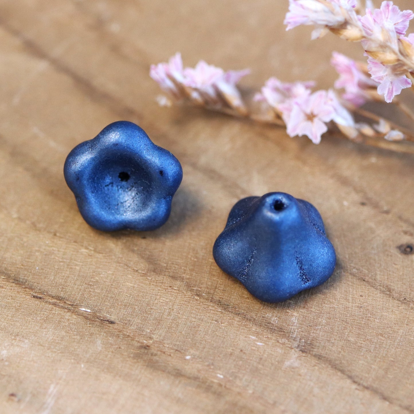 Bead blue - flower shaped