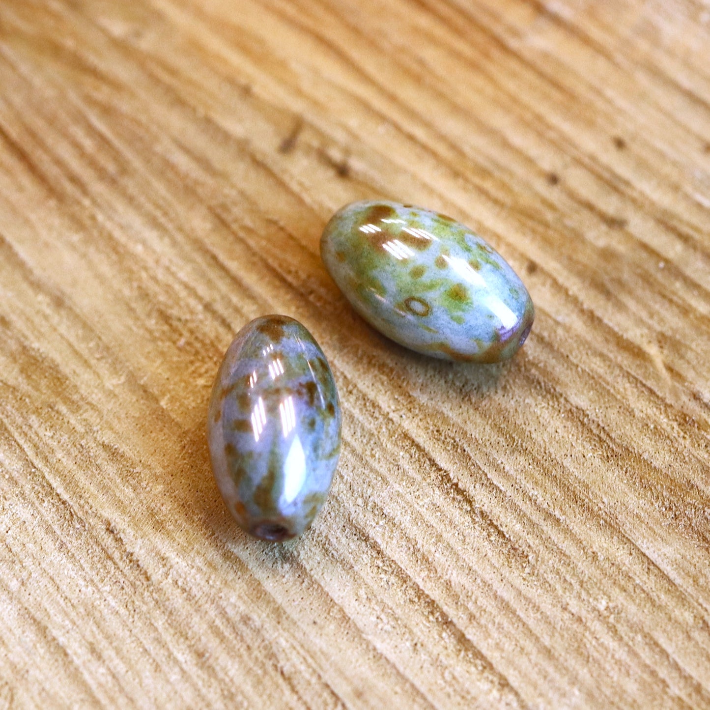 Perle grün - Glasperle oval Marmor