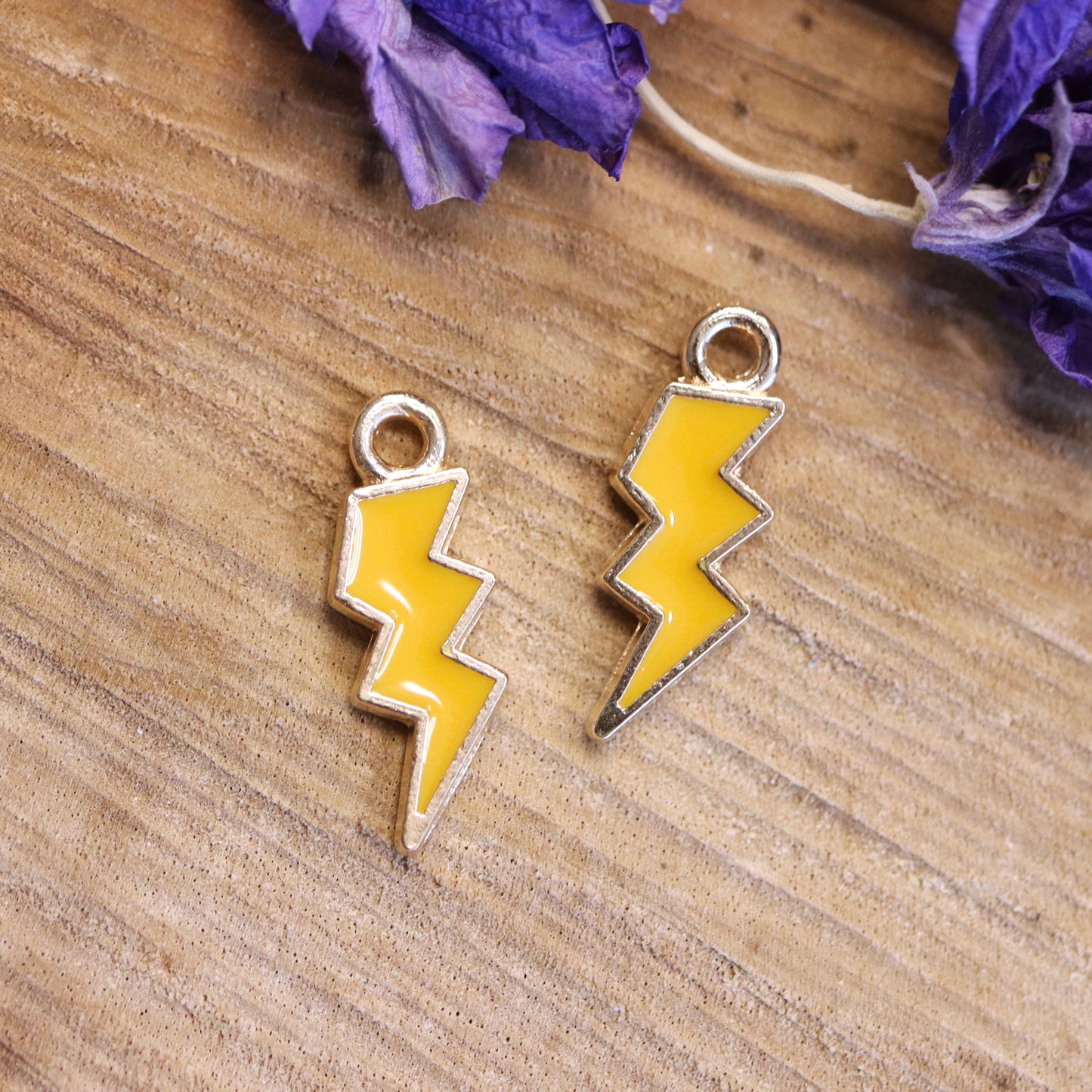 Enamel bedel - bliksem geel goud