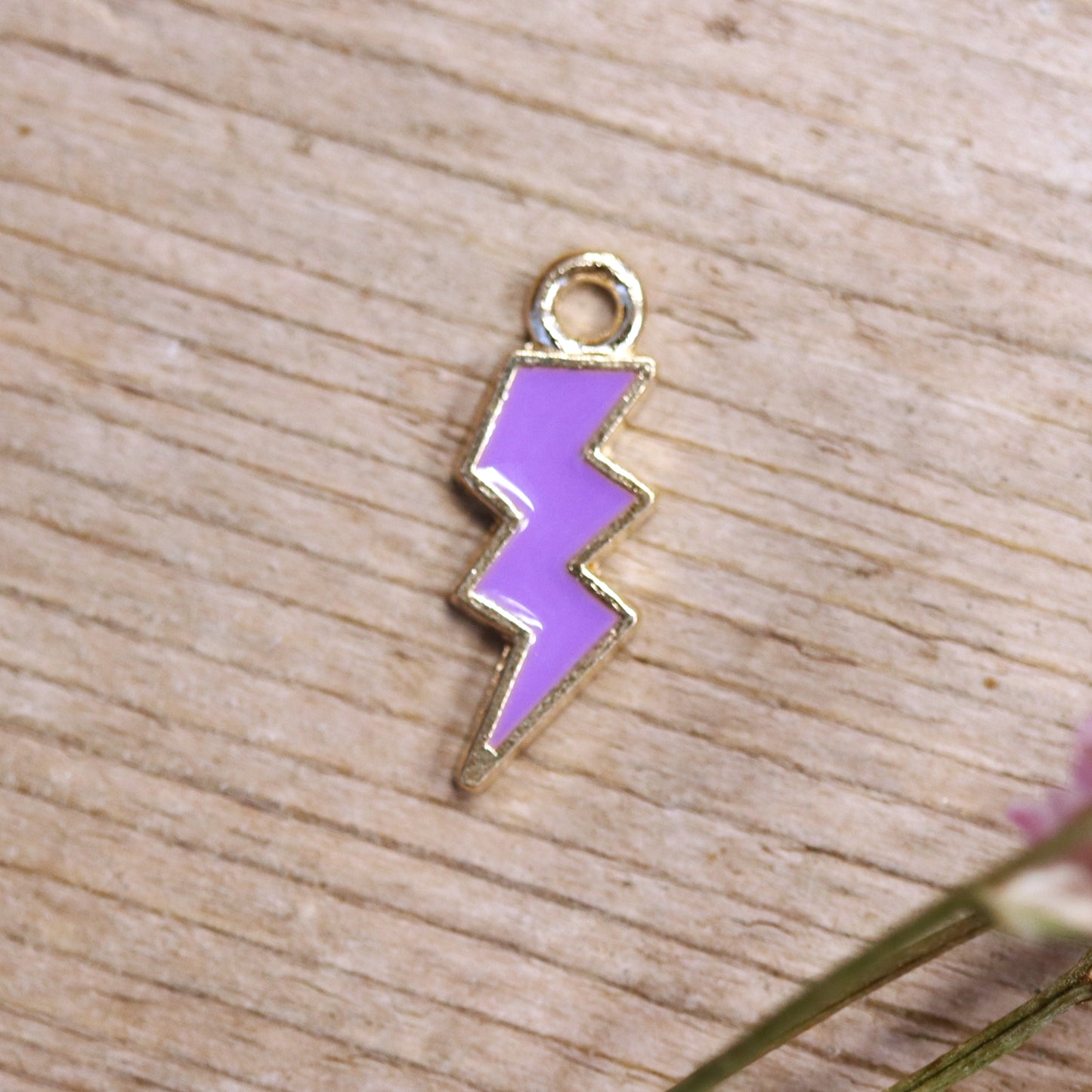 Emaille-Anhänger - Blitz-Lila-Gold