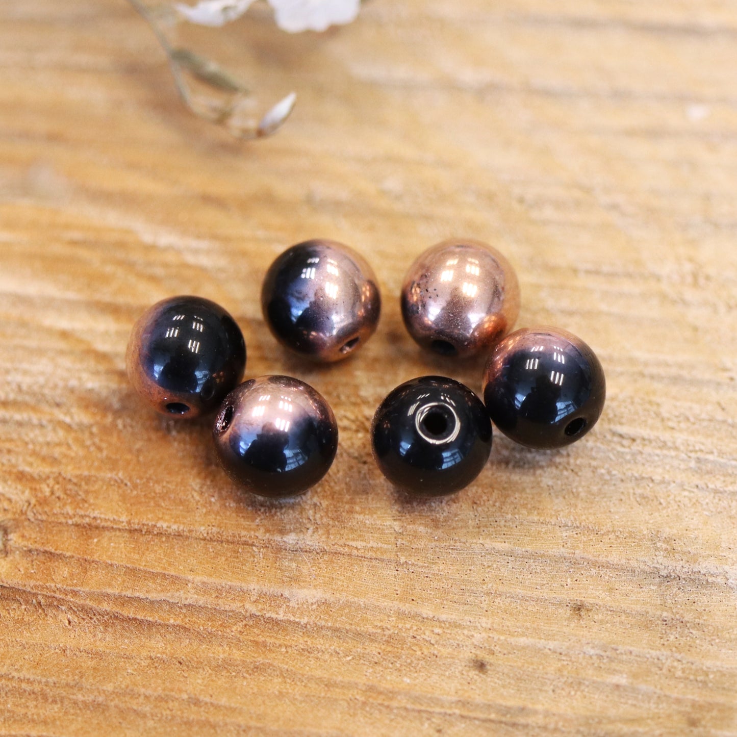 Bead black - round bead with copper plating