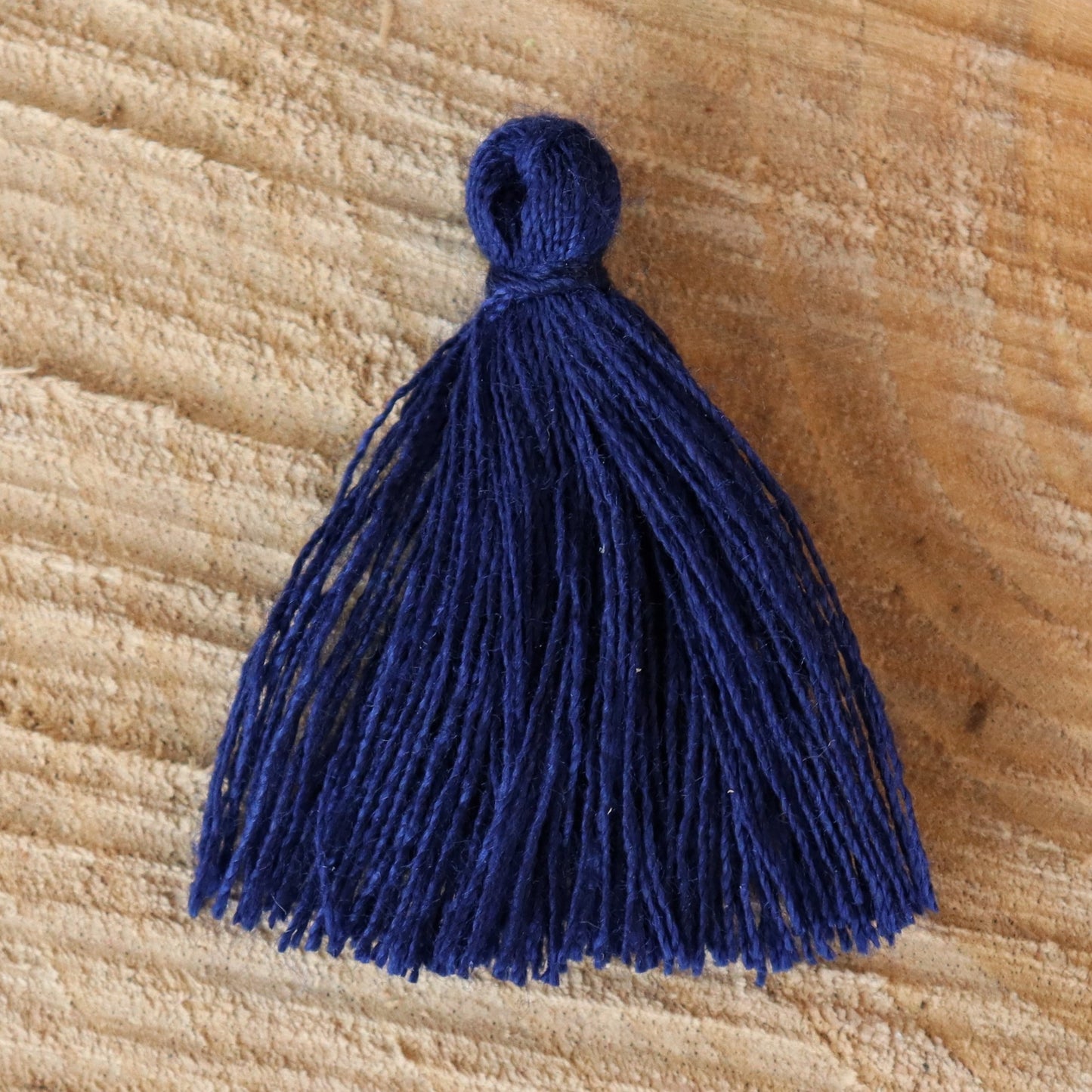 Satijnen kwastje 30 mm donkerblauw