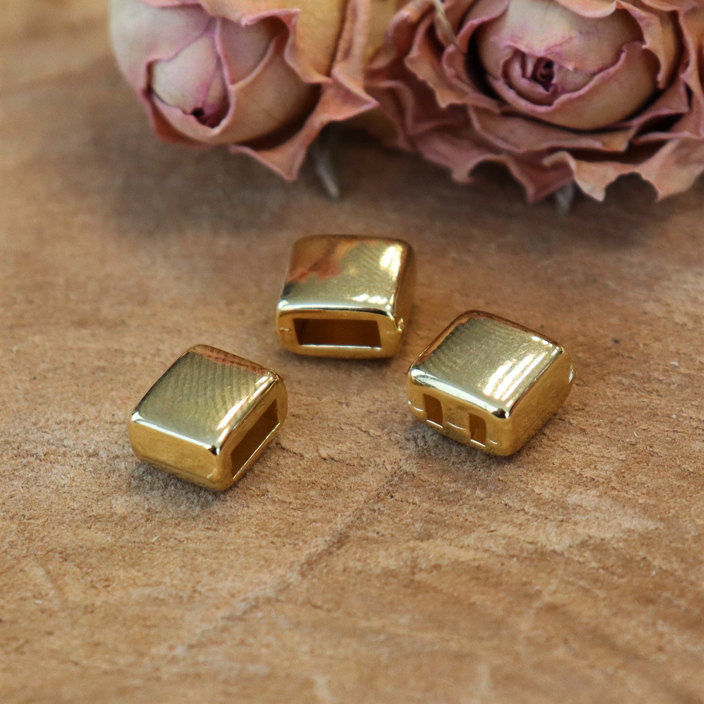 Eindkap DQ GOUD met 2 gaten