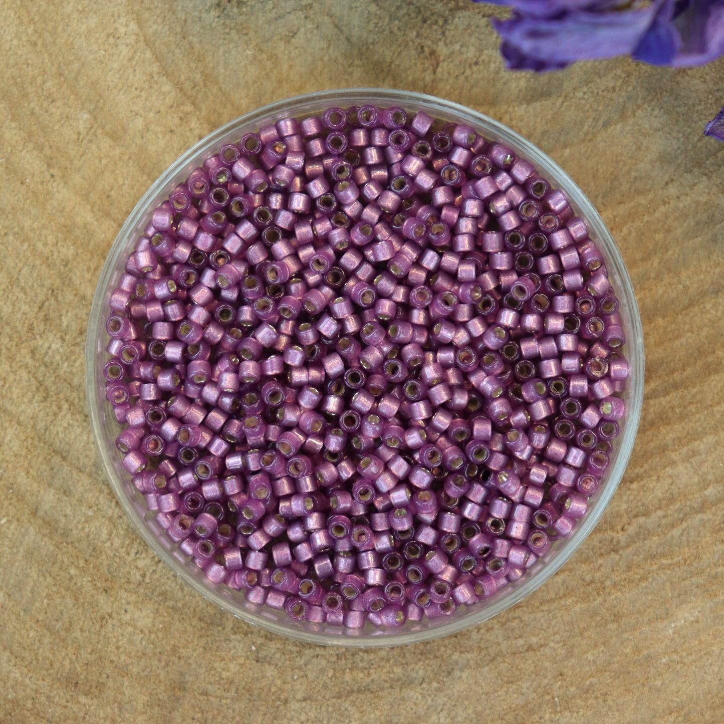 DB-2182 Semi frosted silverlined dyed lilac 5 grams