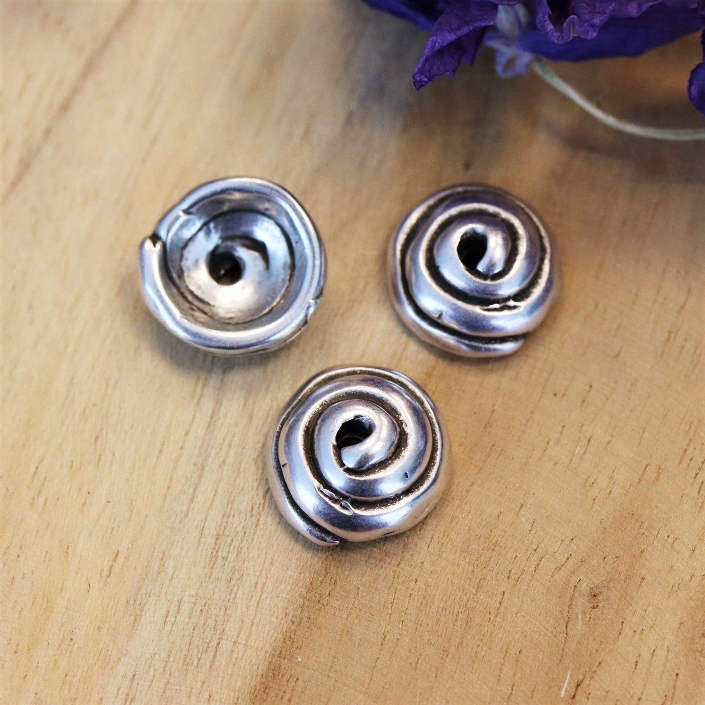 Kraal DQ zilver kralenkap met spiraal