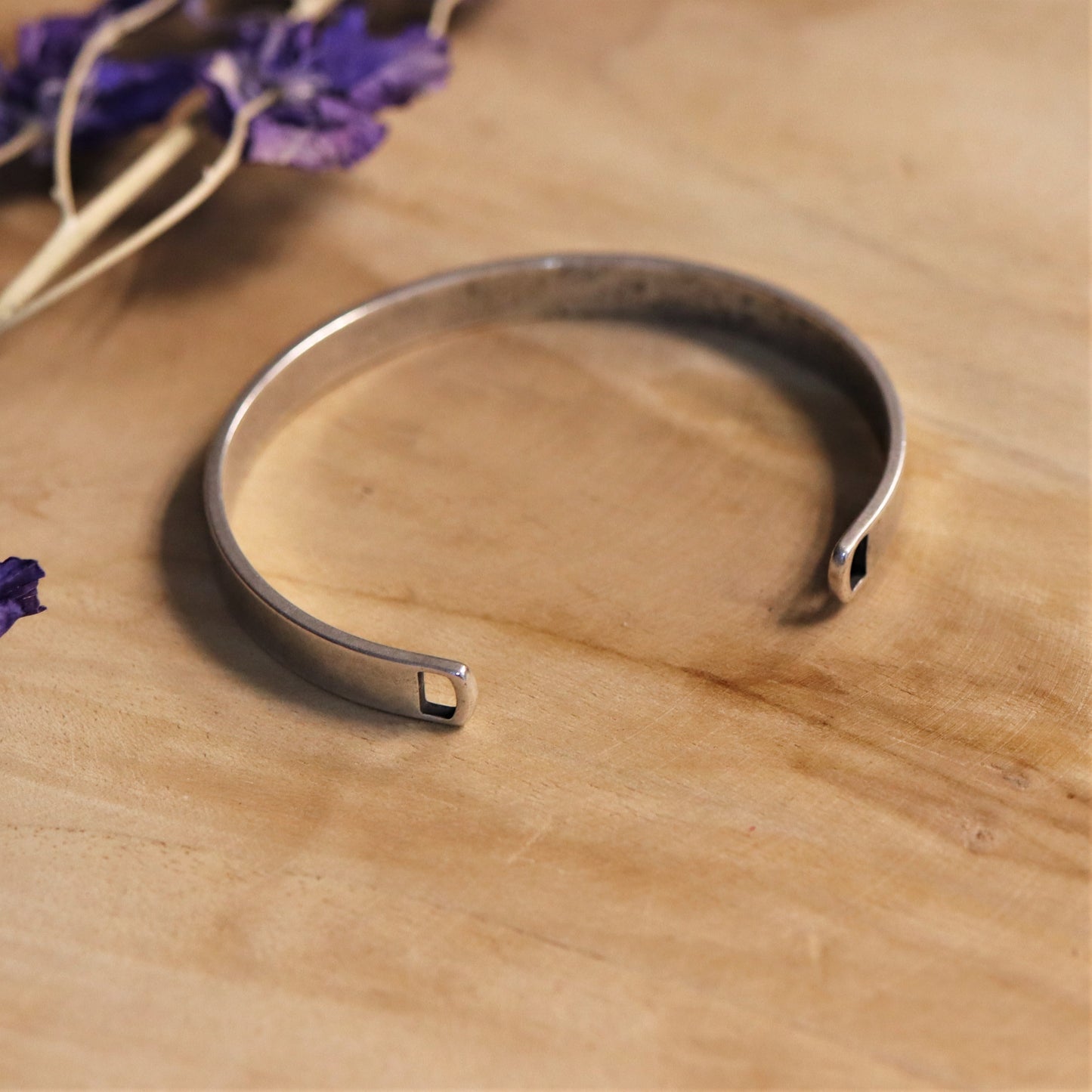 Armband flach mit 2 Löchern DQ silber