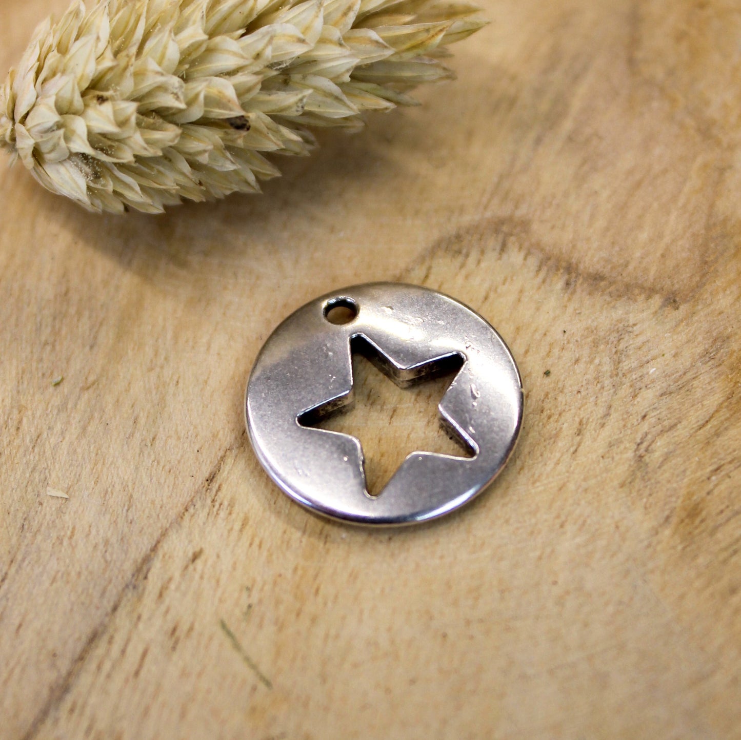 DQ Silber Anhänger rund mit ausgestanztem Stern