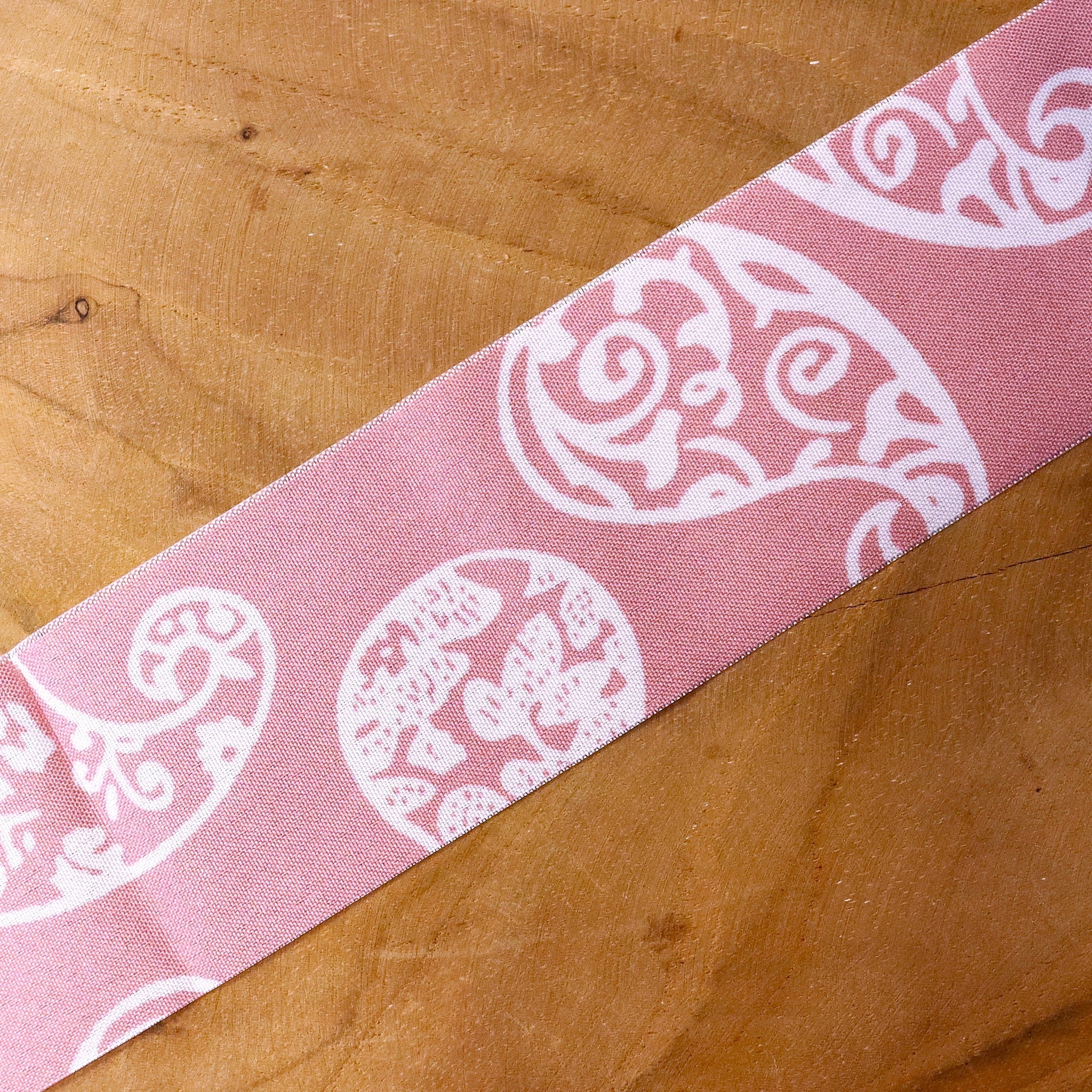 Bandana stroken in verschillende kleuren voor DIY projecten zoals het maken van kettingen armbanden of bagcharms - BAYU