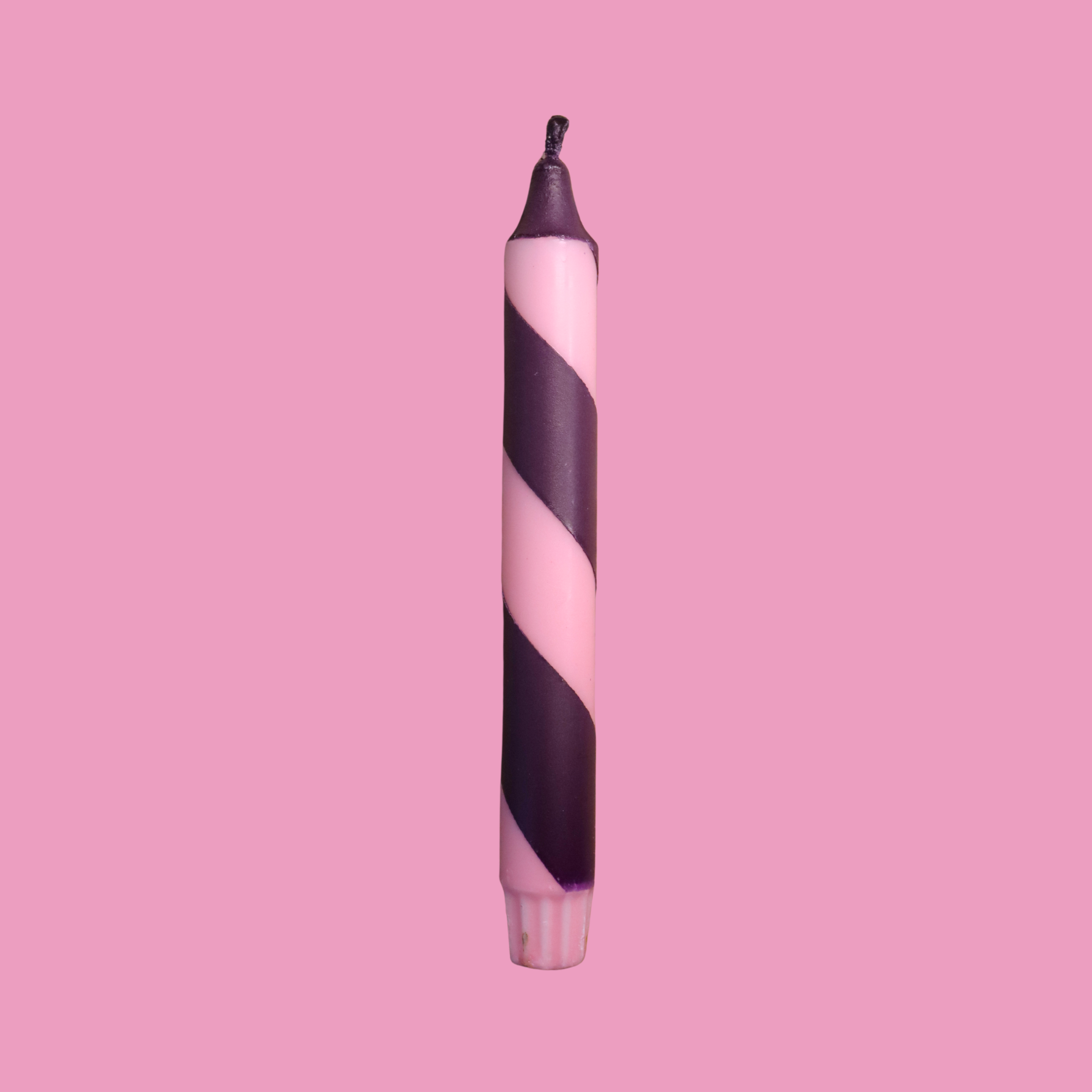 Handbemalte Kerze – gestreift, rosa/lila