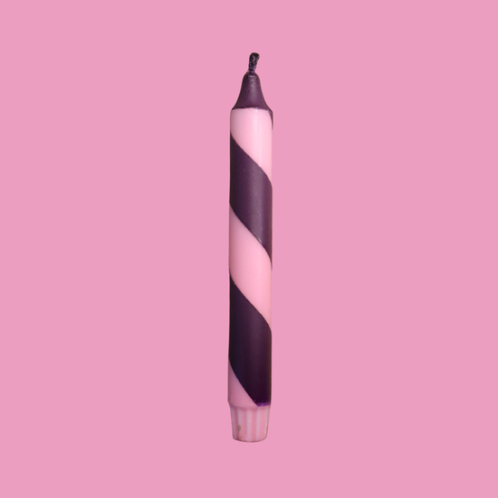 Handbeschilderde kaars - gestreept roze/paars