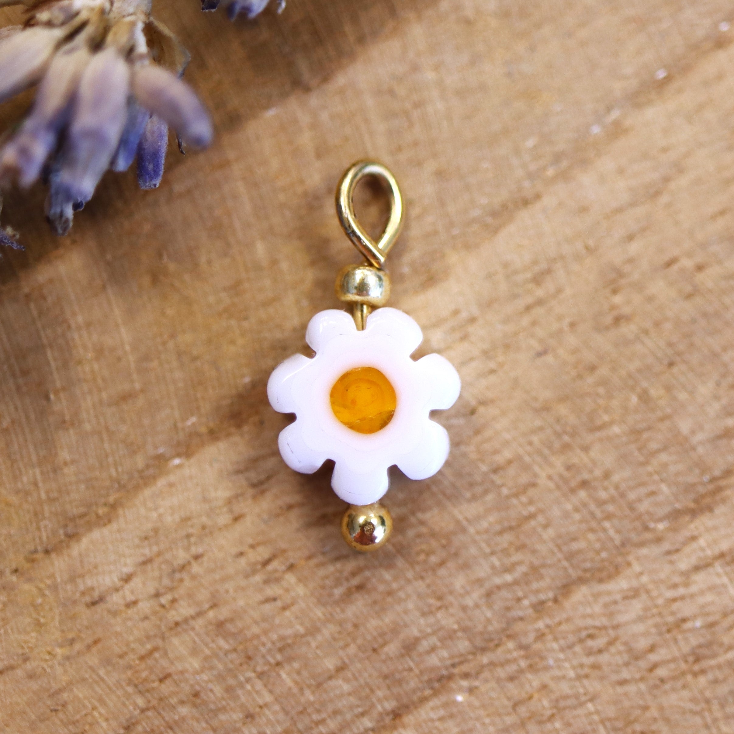 Earring charm white flower - gold