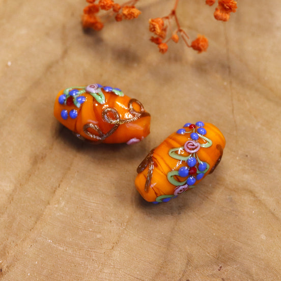 Perle orange - Keramik Oval mit blauen Blumen