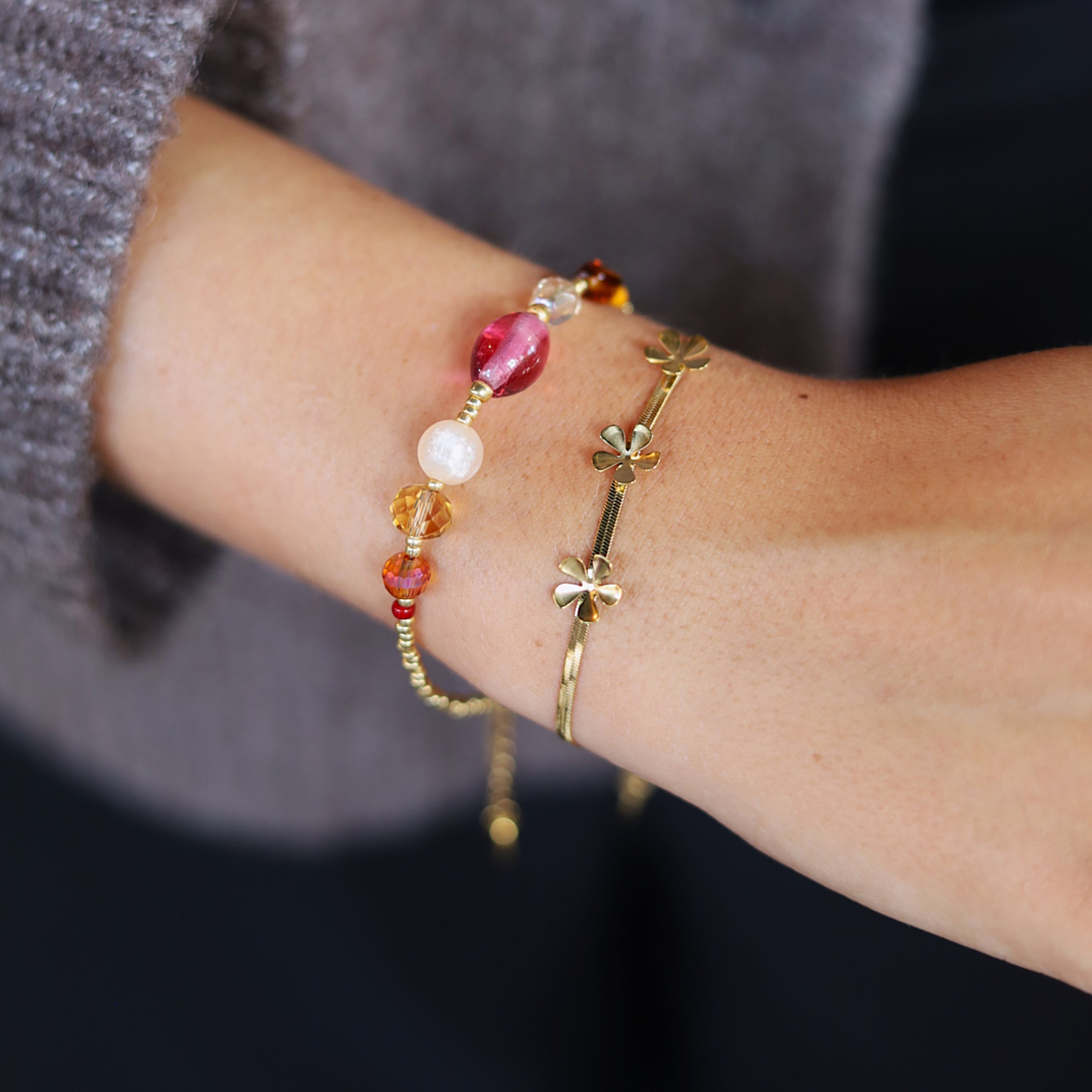 Stainless steel bracelet - gold flowers