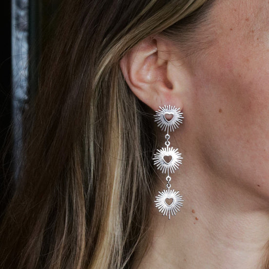 Statement oorbellen harten met sparkle zilver