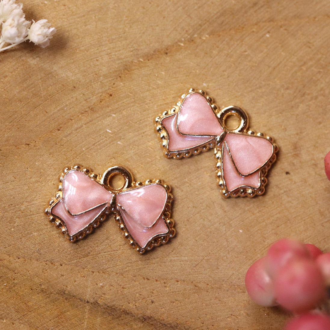Enamel charm - bow pink
