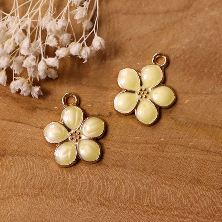 Enamel bedel - bloem geel