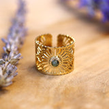 Stainless steel ring met bloemenopdruk en Afrikaans turkoois - goud