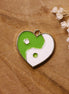 Enamel bedel - hart Yin Yang groen