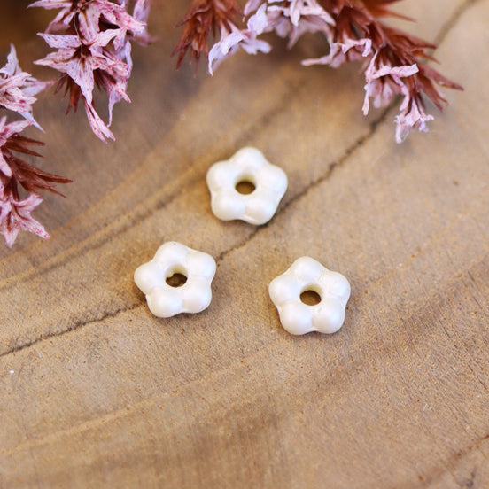 Perle beige - Tschechische Blume