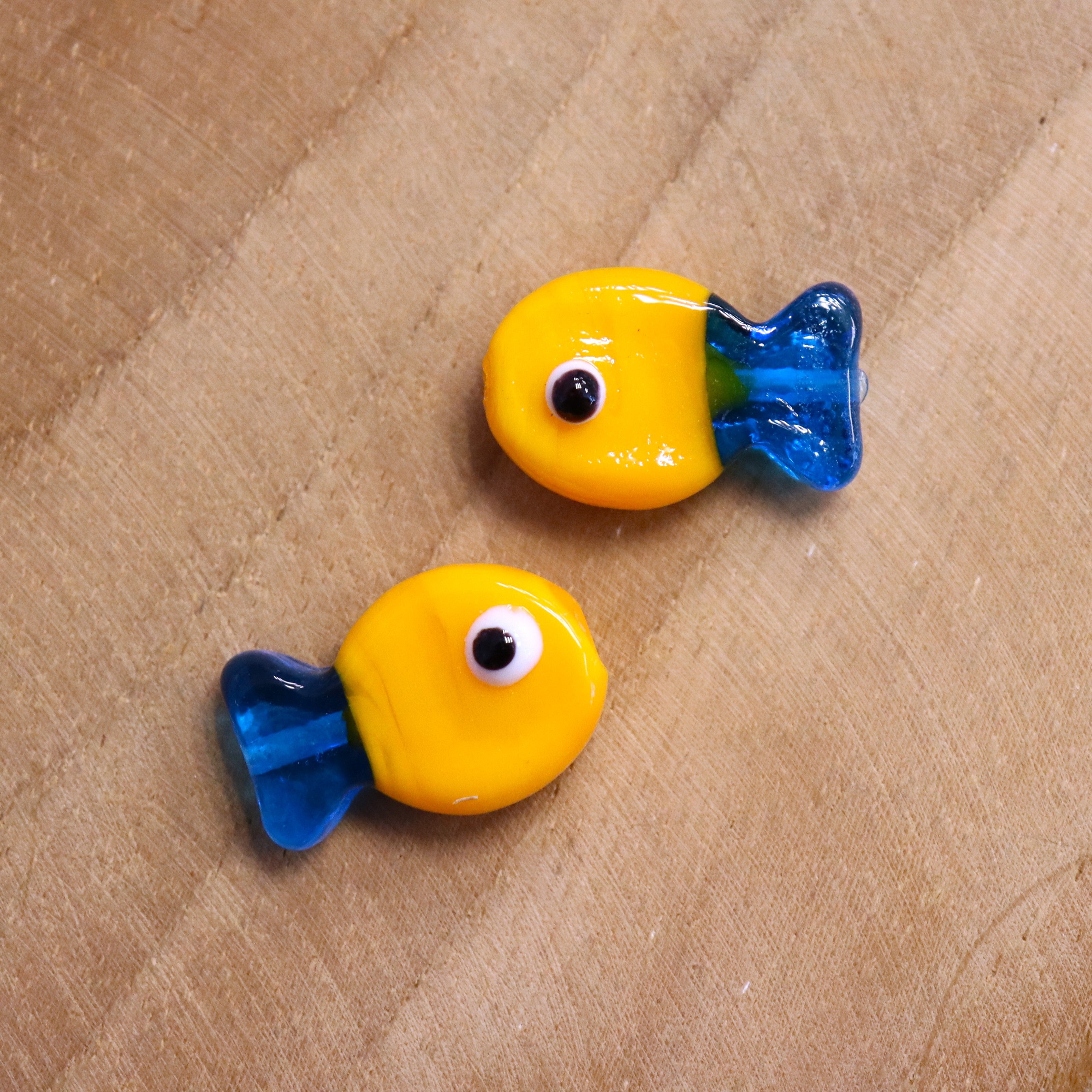 Lampwork kraal - visje oranje blauw