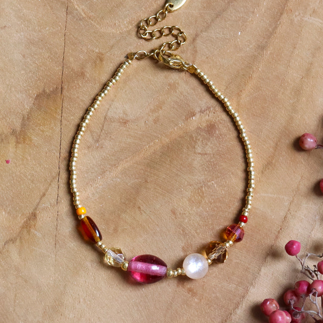 Bracelet - colored glass beads gold