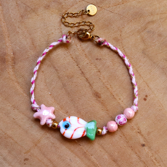 Koord armband roze met vis kraal