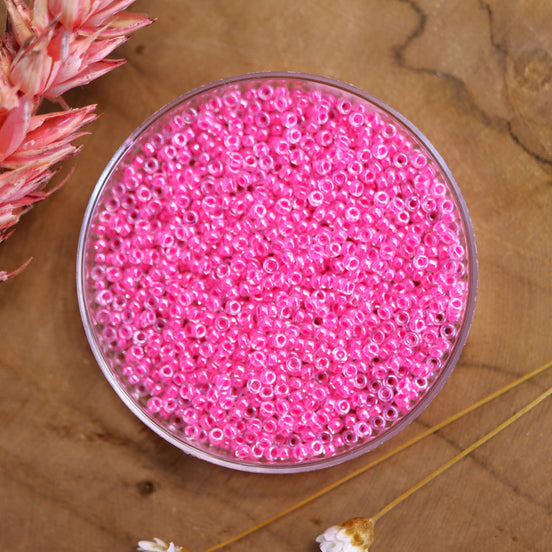 MR15-4301 Luminous pink 5 grams