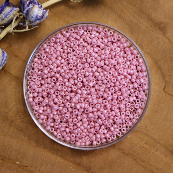 MR15-599 Opaque luster antique rose 5 grams
