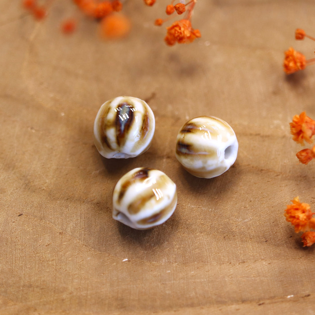 Bead beige - ceramic with stripe