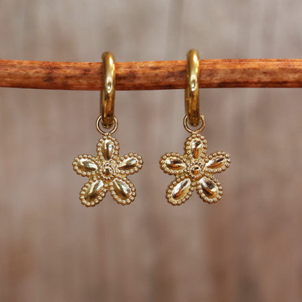 Stainless steel oorbellen met bloemetje goud