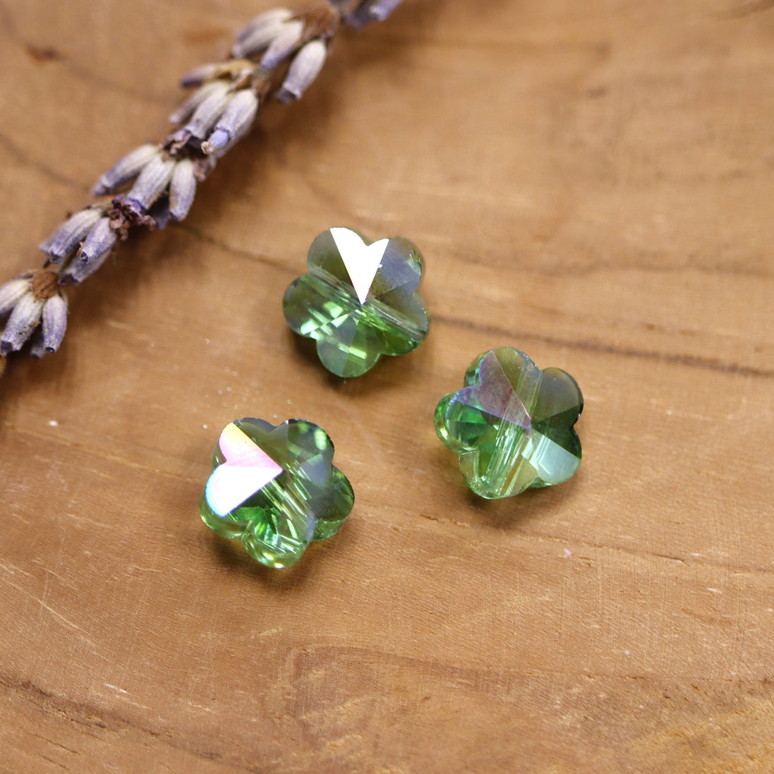 Kraal groen - facetgeslepen bloem