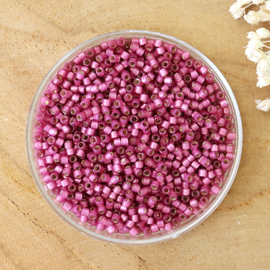 DB-2181 Duracoat Semi Frosted Silver Dyed Hyacinth 5 gram