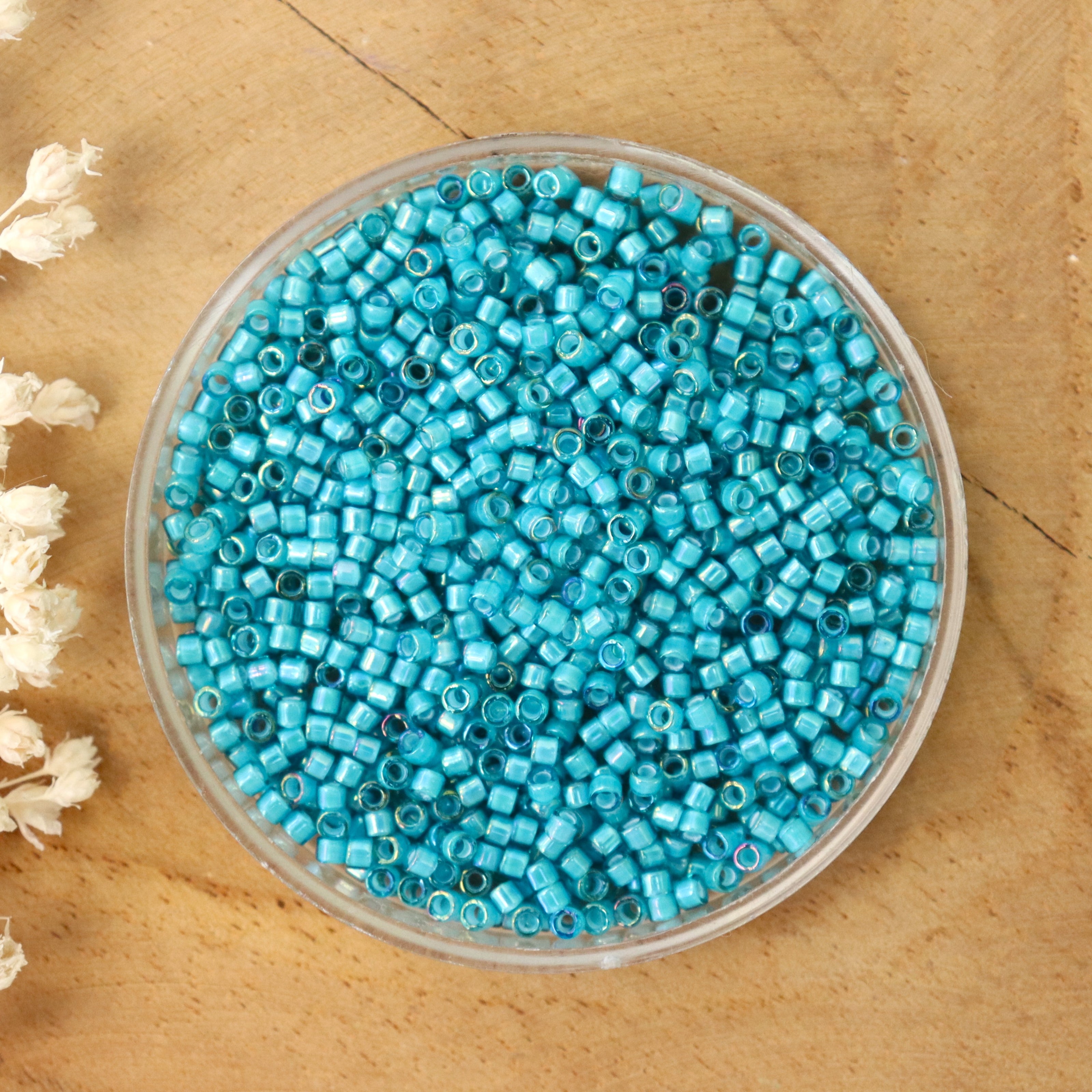DB-1782 White Lined AB Teal 5 gram