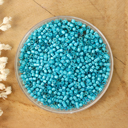 DB-1782 White Lined AB Teal 5 gram