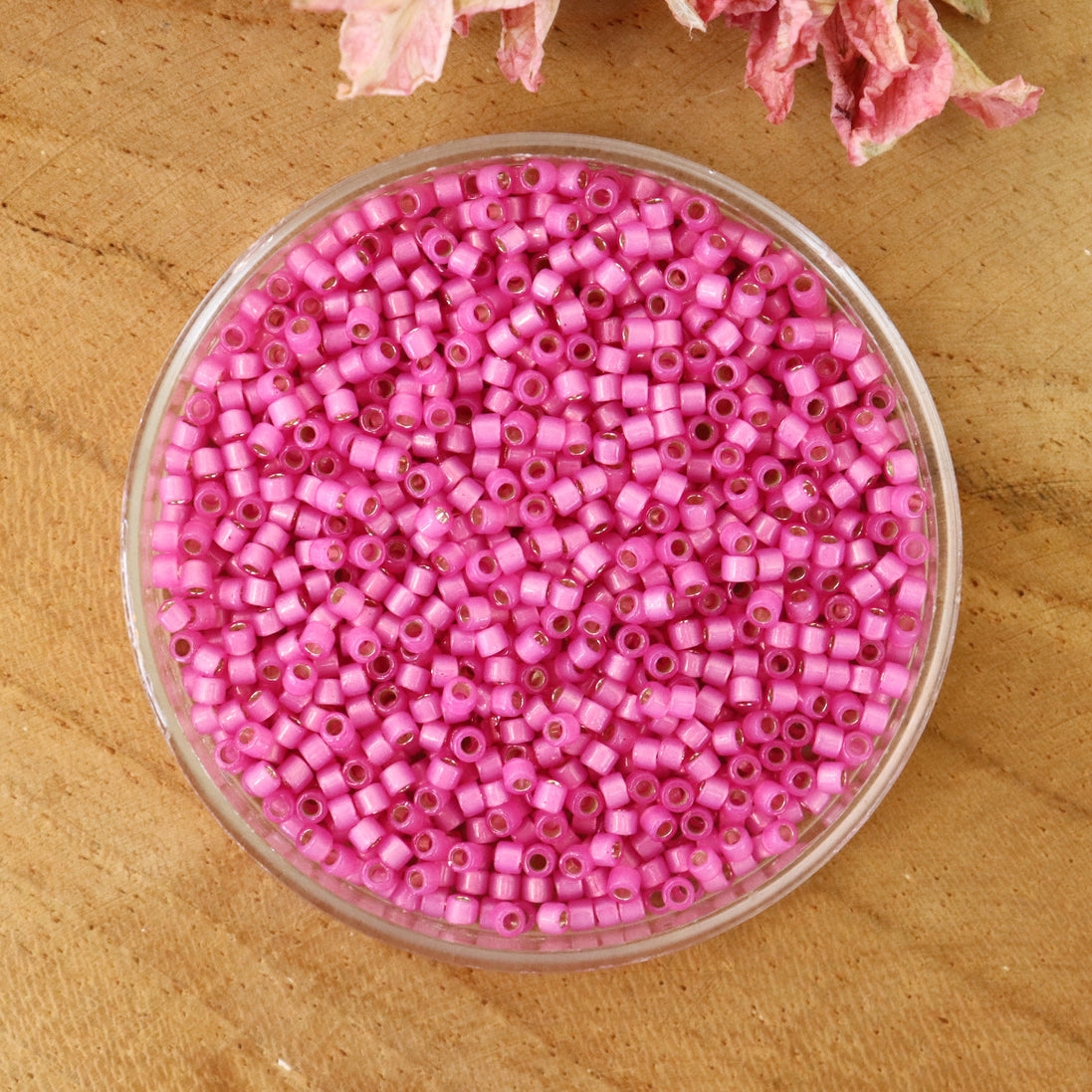 DB-2174 Duracoat Semi Frosted Silverlined Dyed Pink Parfait 5 gram