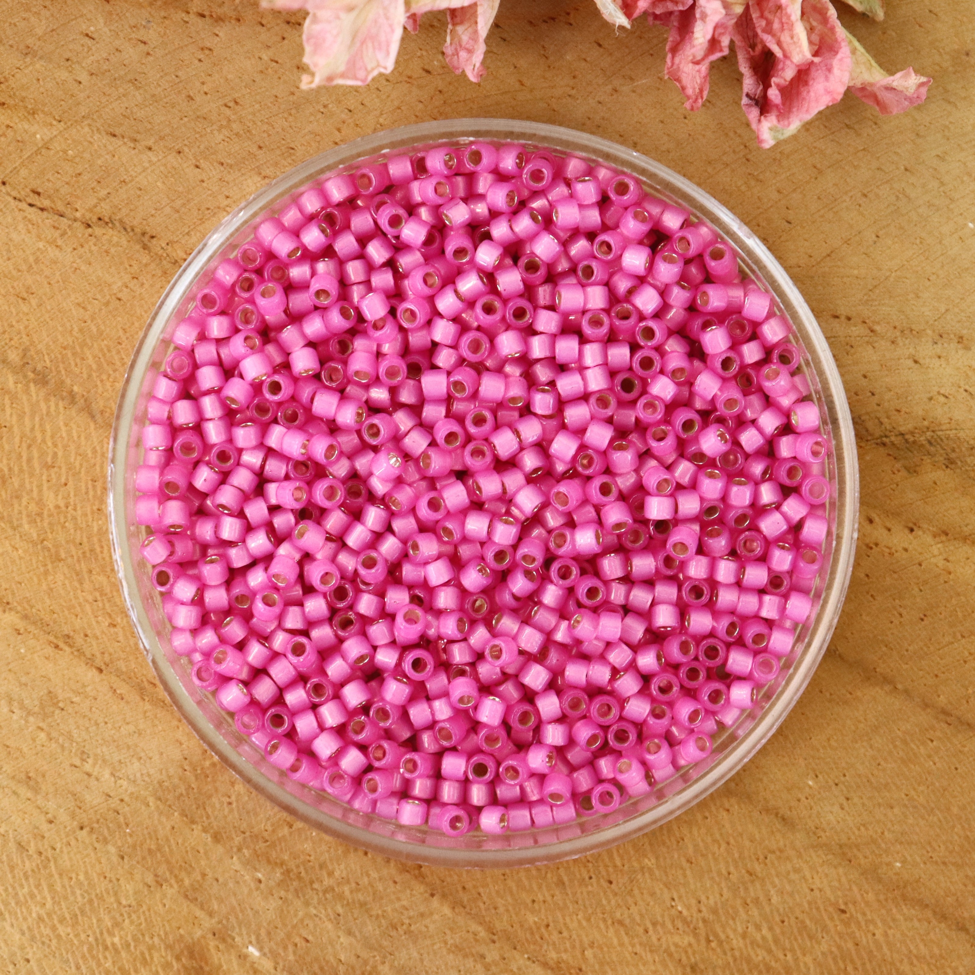 DB-2174 Duracoat Semi Frosted Silverlined Dyed Pink Parfait 5 gram