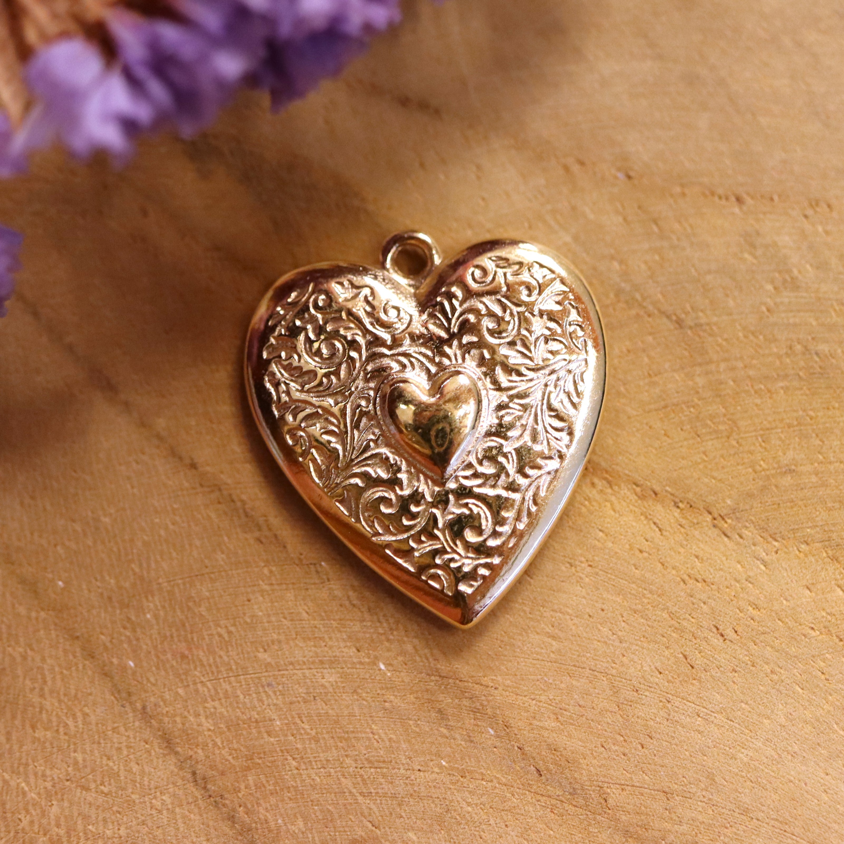 DQ GOLD vintage heart charm